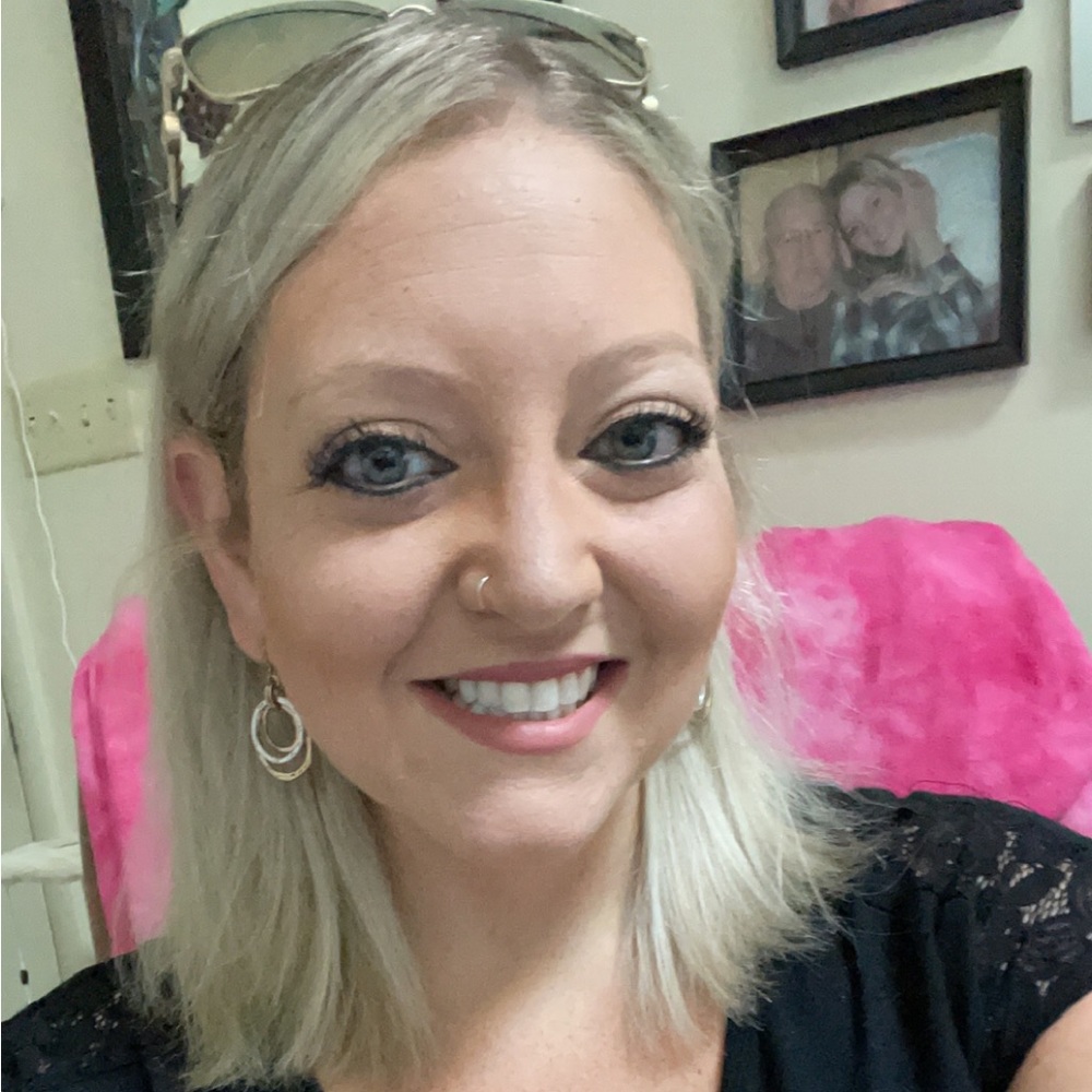 Meet your Posher, Danielle